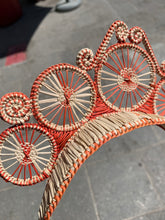 Cargar imagen en el visor de la galería, Corona Queen