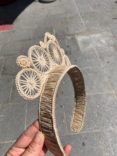 Cargar imagen en el visor de la galería, Corona Queen