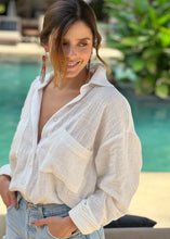 Cargar imagen en el visor de la galería, BLUSA CAROL MARFIL
